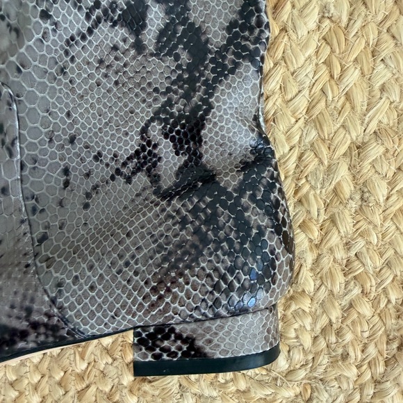 Neiman Marcus NWT above and knee high snake print  comfortable Great HOT BOOT🔥 - Picture 10 of 12